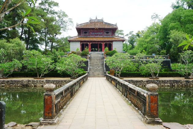 minh-lau-pavilion Minh Lau pavilion at king minh mang tomb hue